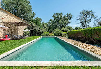 Maison avec piscine et jardin 15