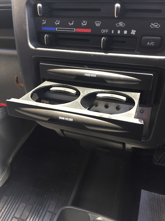 CARRY 4WDの1DINドリンクホルダーに関するカスタム事例の投稿画像2枚目