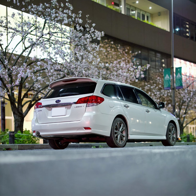 レガシィツーリングワゴンの桜と愛車・サクラと愛車・桜コラボ・4月もよろしくお願い致します🌸・夕日に輝くあなたの愛車に関するカスタム事例の投稿画像3枚目