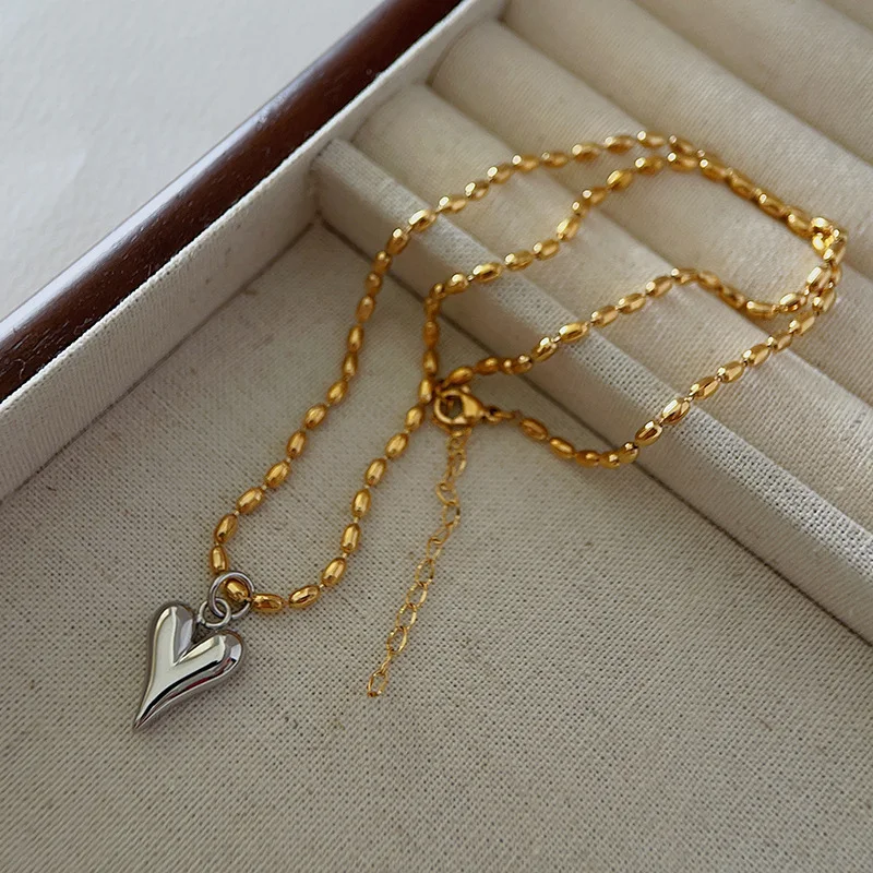 Dames ketting hart kraal titanium staal goud zilverkleurig design. Een stijlvolle ketting die perfect is voor dagelijks gebruik of een cadeau.