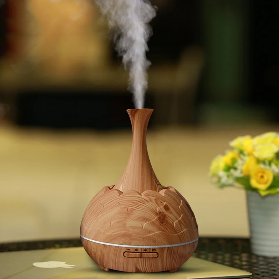 Houtnerf aroma diffuser voor aromatherapie en ontspanning. Stille luchtbevochtiger voor thuis of op kantoor met een rustgevende geur.