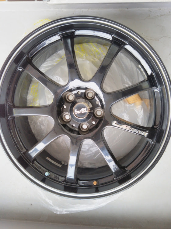 インプレッサ WRXのホイール交換・DIYに関するカスタム事例の投稿画像4枚目