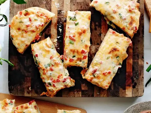 Cheesy Garlic Bread (4 Pcs)