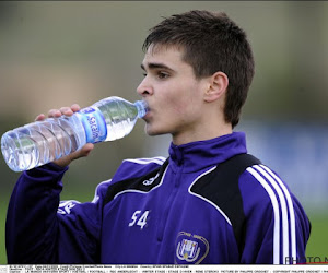 Voormalig talent van Anderlecht trekt dit weekend met Dender naar het Kiel: "Tevreden van het niveau"