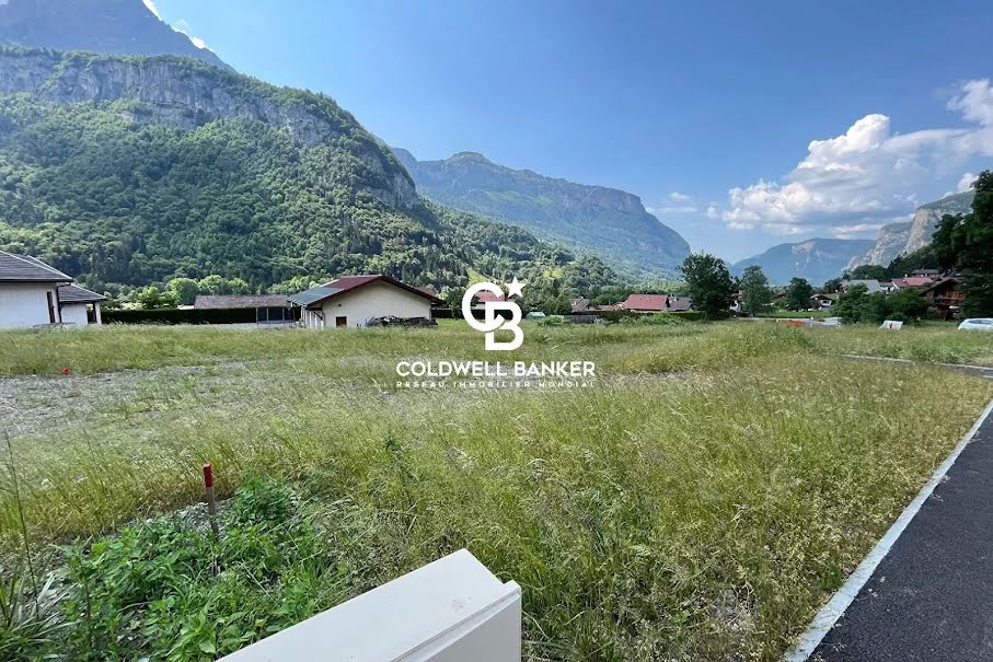 Vente terrain  573 m² à Magland (74300), 137 000 €