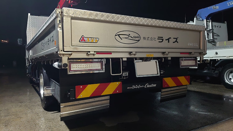 キャンターの愛車のお尻はこんな感じ・北九州・ご安全に！・下水屋に関するカスタム事例の投稿画像1枚目