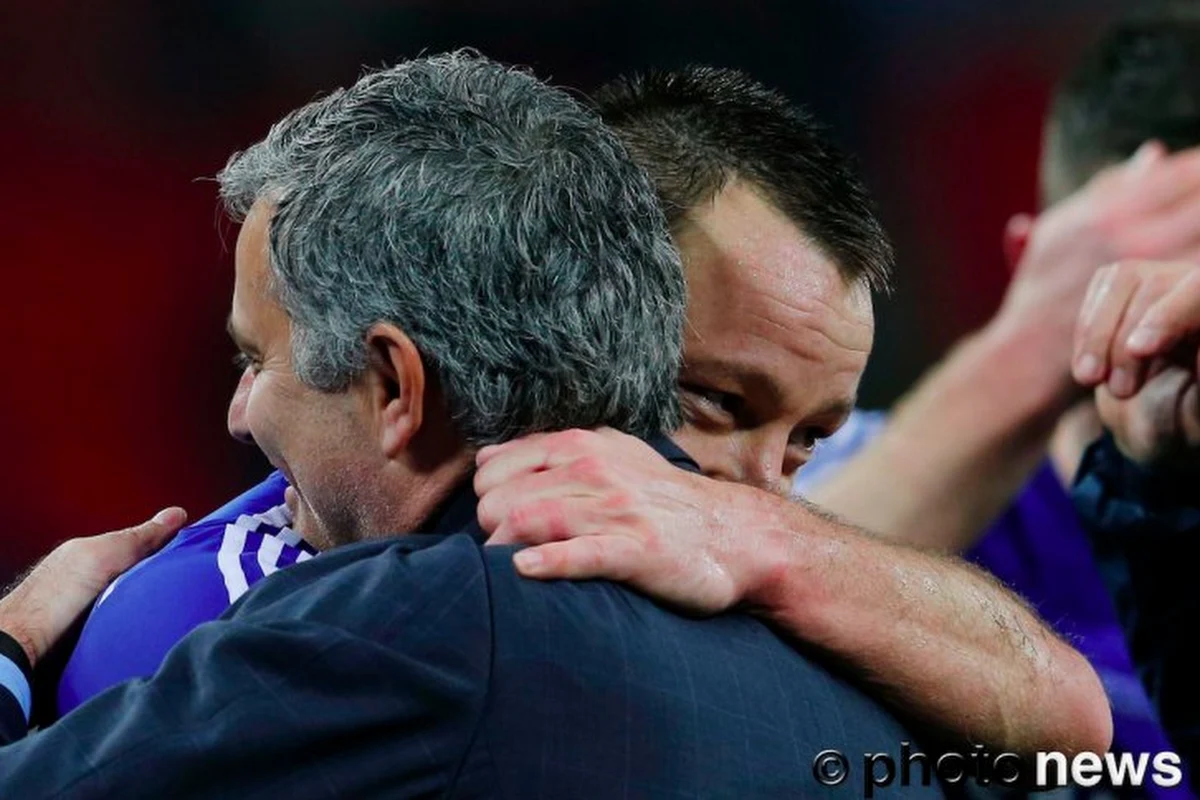 Terry over Mourinho: "Het gebeurt dat we met 3-0 aan het winnen zijn en hij met tafels en flesjes water begint te gooien"