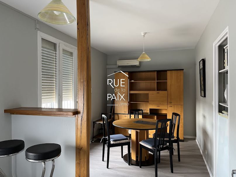 Location meublée appartement 2 pièces 50 m² à Parthenay (79200), 484 €