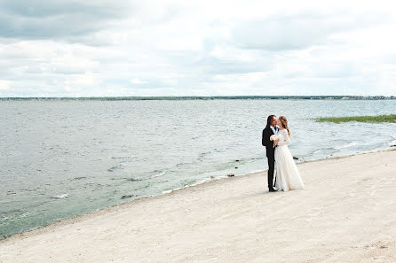 Fotógrafo de casamento Lyudmila Tolina (milatolina). Foto de 25 de outubro 2018