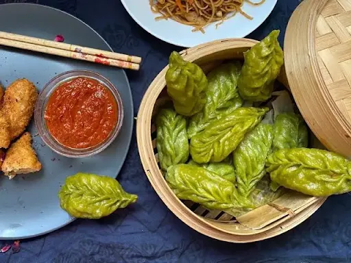 Palak Paneer Fried Momo (6 Pcs)