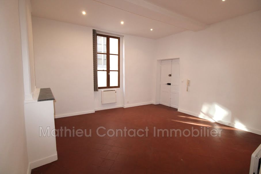 Location  appartement 2 pièces 38.08 m² à Nimes (30000), 515 €