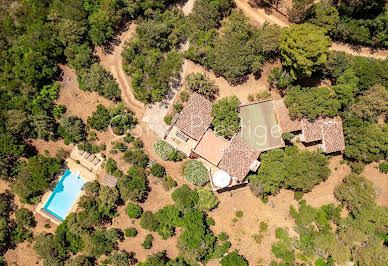 Villa avec piscine et terrasse 4