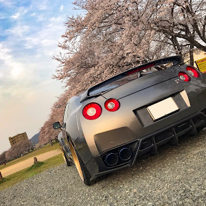 NISSAN GT-R R35