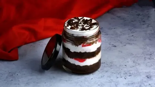 Black Forest Cake In Jar [1 Piece]