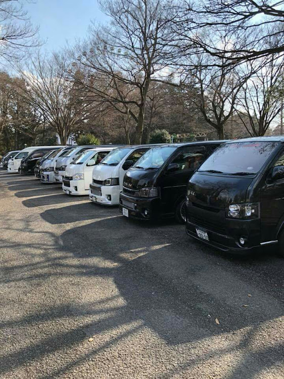 ハイエースワゴンのオフ会に関するカスタム事例の投稿画像10枚目
