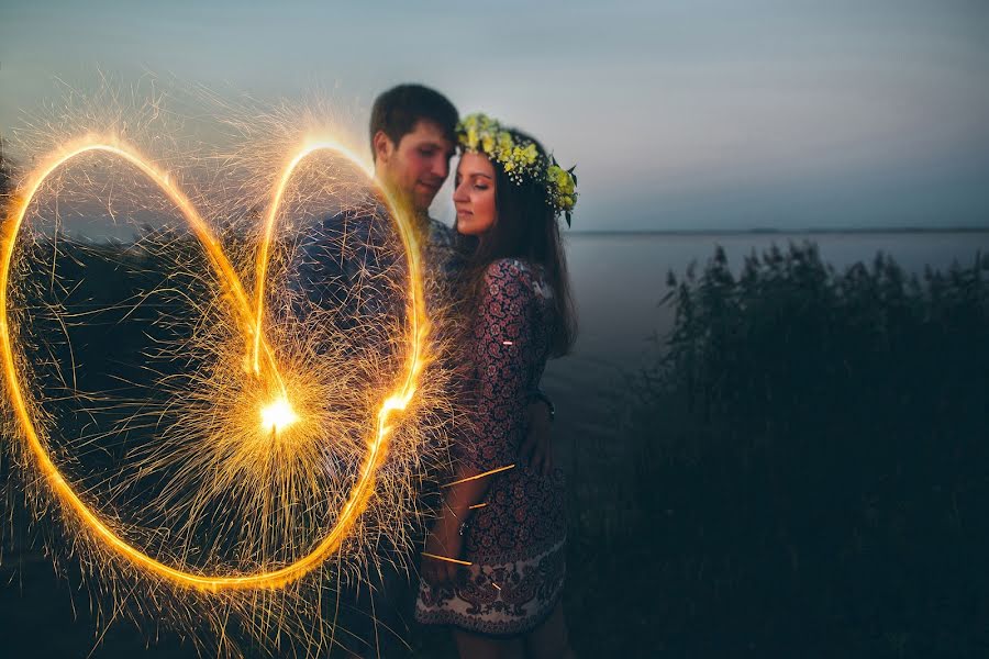 Wedding photographer Mikhail Batenev (mikebatenev). Photo of 28 June 2015