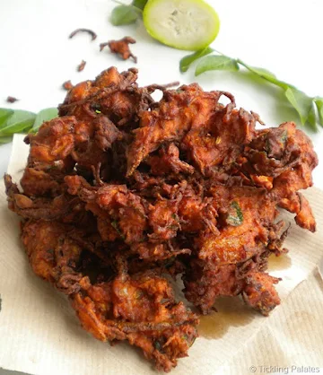 best-pakora-recipes_LaukiPakoras_TicklingPalates