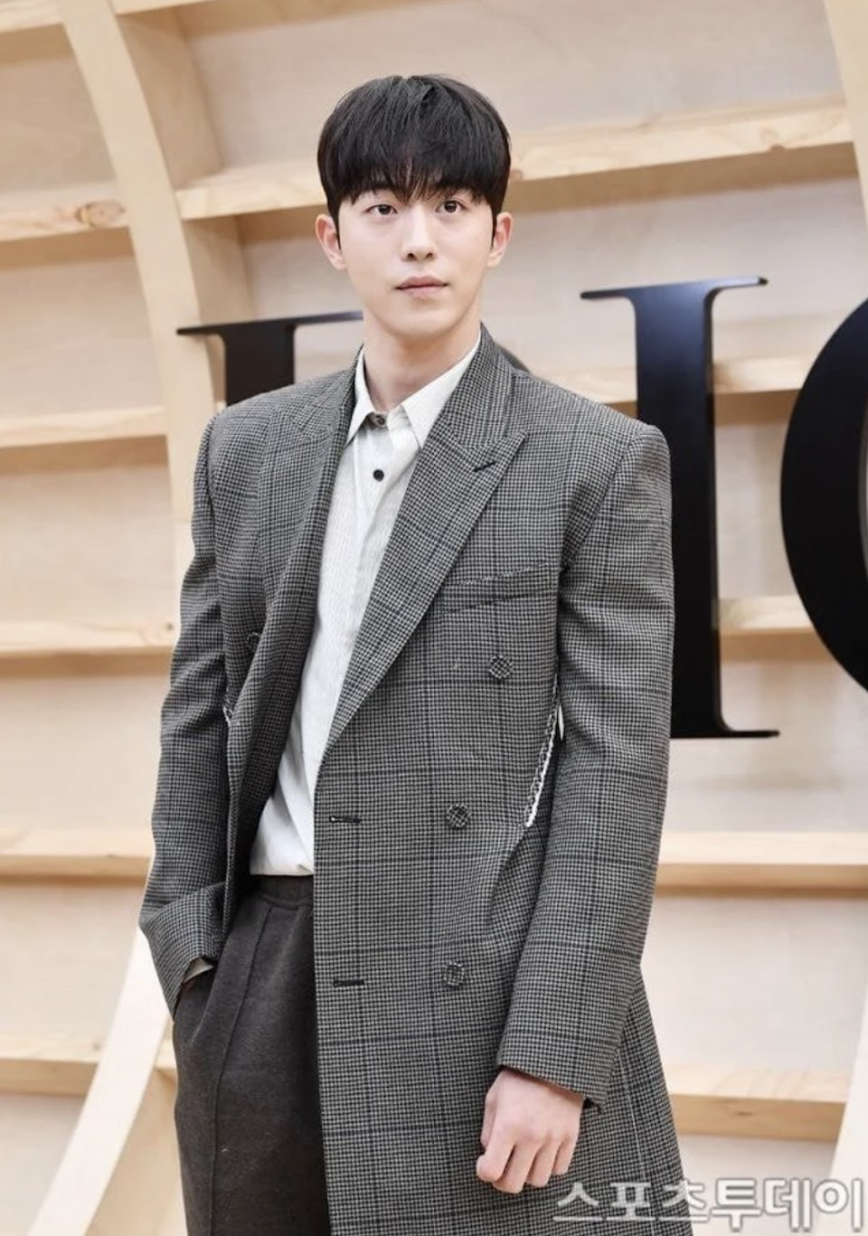 Nam Joo Hyuk And Ahn Hyo Seop Turn Heads At The 2022 DIOR Fall Fashion ...