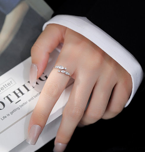 Title 2, 999 Sterling Silver Diamond Simple Bracelet Rin...