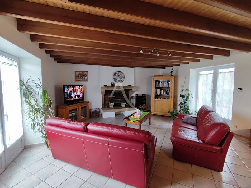 Vente maison 5 pièces 171 m² à Le Poiré-sur-Vie (85170), 328 300 €