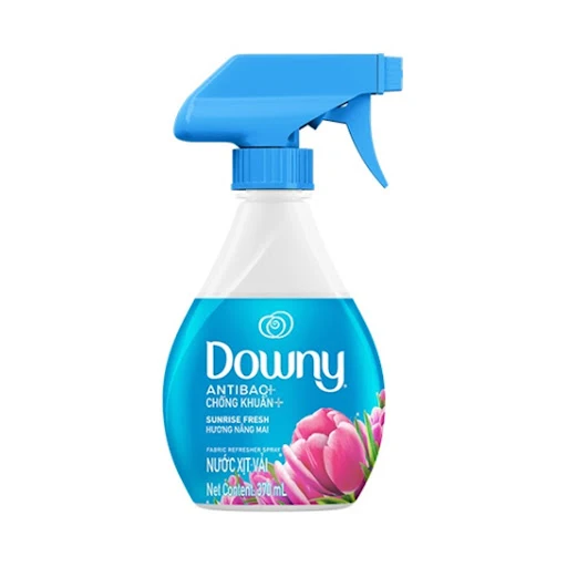 Chai Xịt Vải Downy Khử Mùi Và Chống Khuẩn Hương Nắng Mai 370 ML