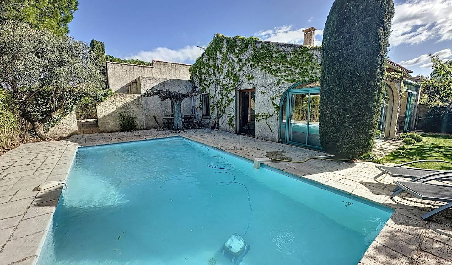 House with pool and terrace Uzès