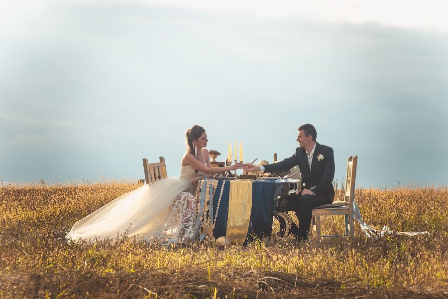 Fotografo di matrimoni Viktor Ilyukhin (vitayr). Foto del 17 gennaio 2016