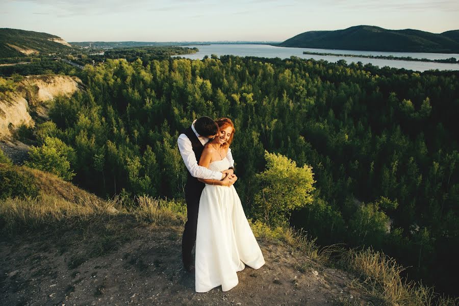 Fotógrafo de bodas Tolya Sarkan (sarkan). Foto del 5 de octubre 2019