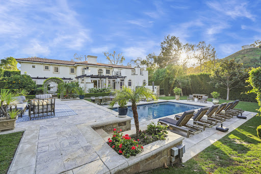 Rent this luxury house in Malibu (United States) - Large house with swimming pool and garden