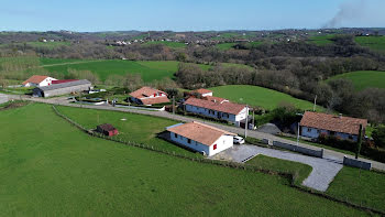 maison à Hasparren (64)