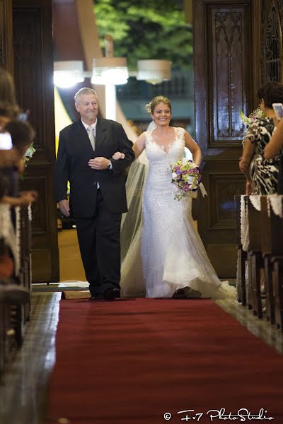 Fotógrafo de casamento Felipe Menegazzi Barbosa (fx7photostudio). Foto de 12 de abril 2017