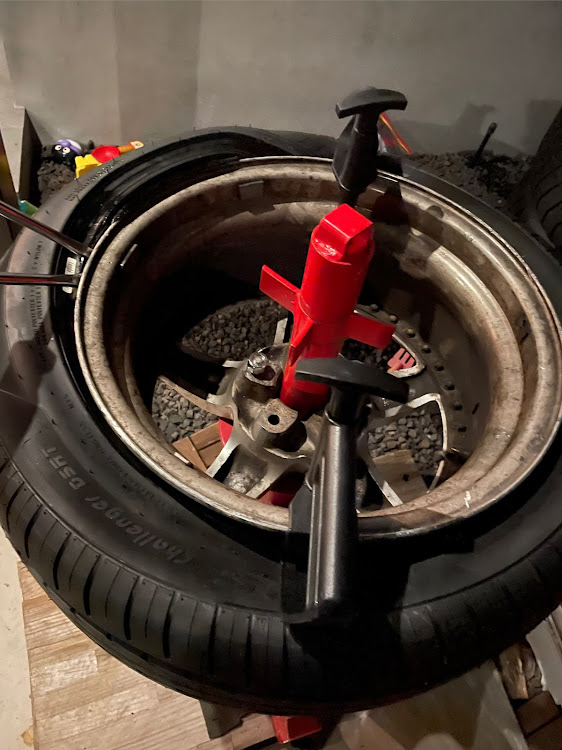 スイフトスポーツのAkaringoworks・DIY・ハイフライに関するカスタム事例の投稿画像2枚目