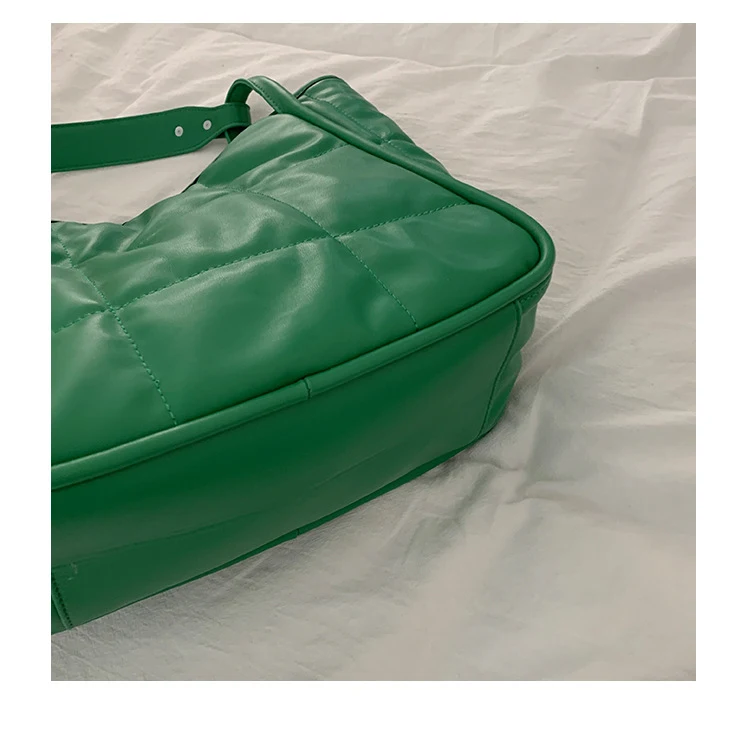 Title 3, Bolsa Tote Feminina Verde com Penas Design Simp...