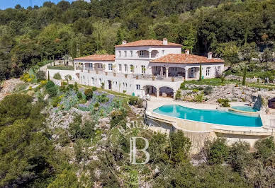 Maison avec piscine et terrasse 1