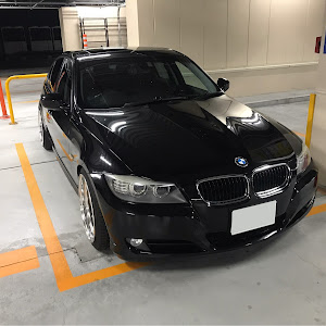 320i