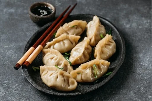 Chicken Steamed Momos [8 Pieces]