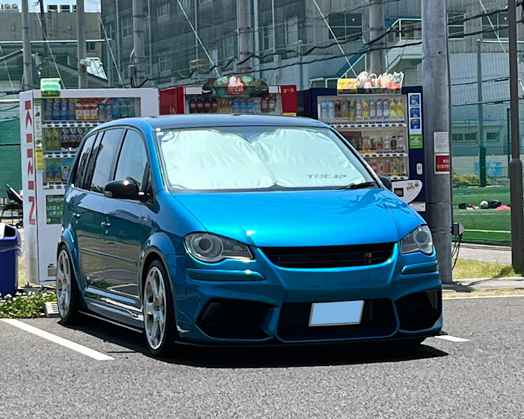 ゴルフトゥーランの盗撮ごめんなさい・ツツミ整備工場・生で見るグフ・古き良きホイールに関するカスタム事例の投稿画像2枚目