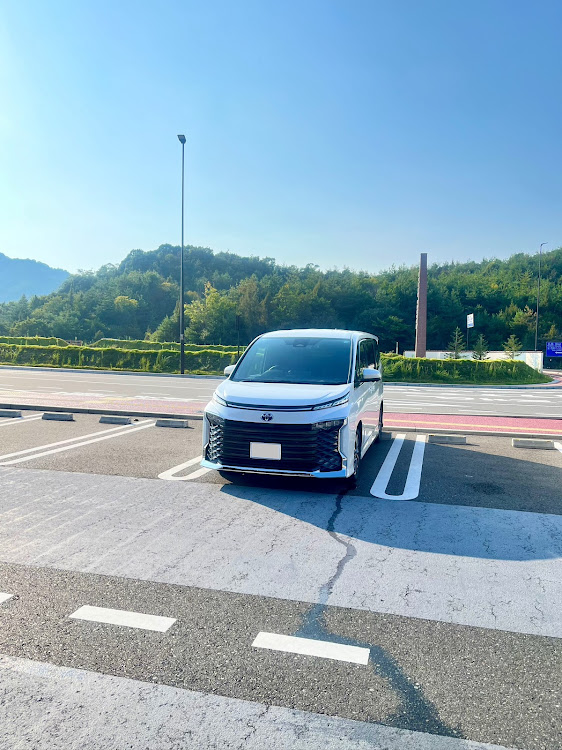 ヴォクシーの山と愛車・まだ暑いですねに関するカスタム事例の投稿画像2枚目