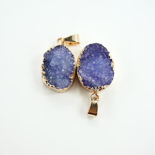 Title 2, Natural stone crystal gilt pendant, a beautiful...