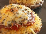 Spaghetti Squash and Portobello Mushroom Pizza was pinched from <a href="http://greenlitebites.com/2012/11/16/spaghetti-squash-portobello-mushroom-pizza/" target="_blank">greenlitebites.com.</a>