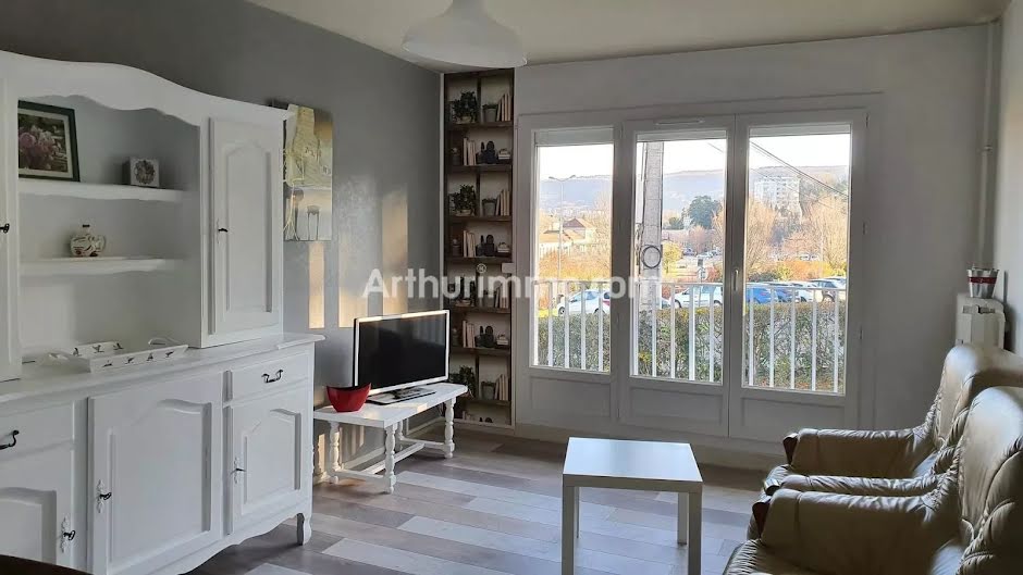 Location meublée appartement 2 pièces 52 m² à Lons-le-Saunier (39000), 580 €