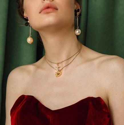 Title 2, Heart-shaped sequin necklace