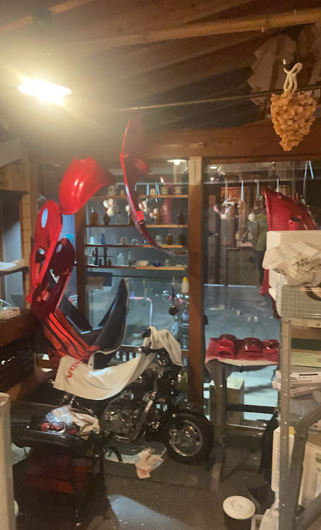 しげちゃんさんが投稿したカウル・塗装・ジョルカブ・DIY・通勤車に関するカスタム事例の投稿画像1枚目