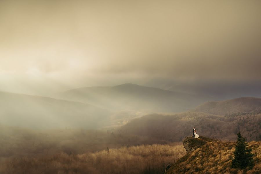 Jurufoto perkahwinan Patryk Olczak (patrykolczak). Foto pada 19 Februari 2023