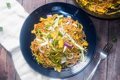 Egg Hakka Noodles