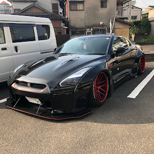 NISSAN GT-R