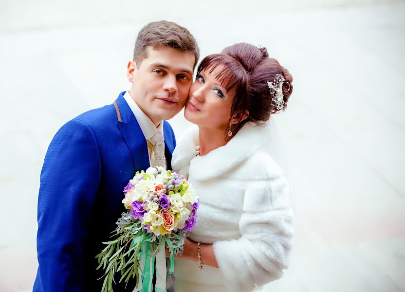 Fotógrafo de casamento Vika Zhizheva (vikazhizheva). Foto de 13 de novembro 2015