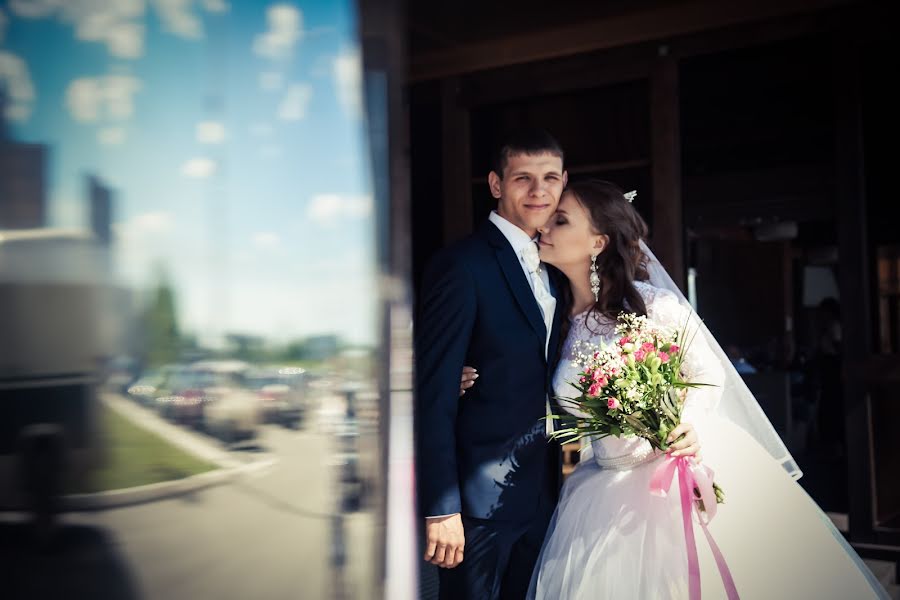 Wedding photographer Konstantin Antonov (fotoburg). Photo of 1 August 2016