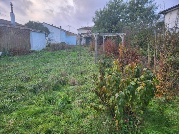 Vente terrain  306 m² à Saintes (17100), 59 200 €