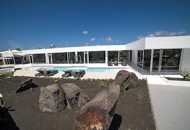 Villa avec piscine et terrasse 7